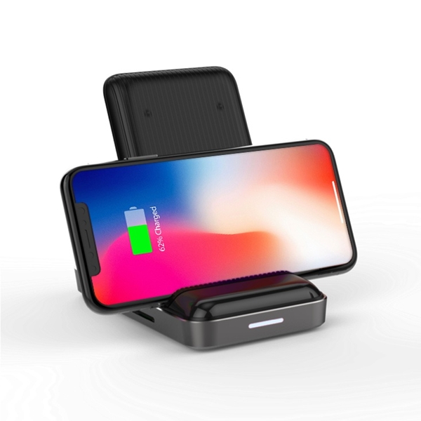 hyperdrive_7.5w_wireless_charger_usb_c_hub_258b_3