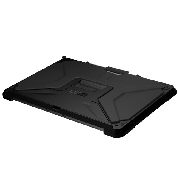 uag_metropolis_se_microsoft_surface_pro_4