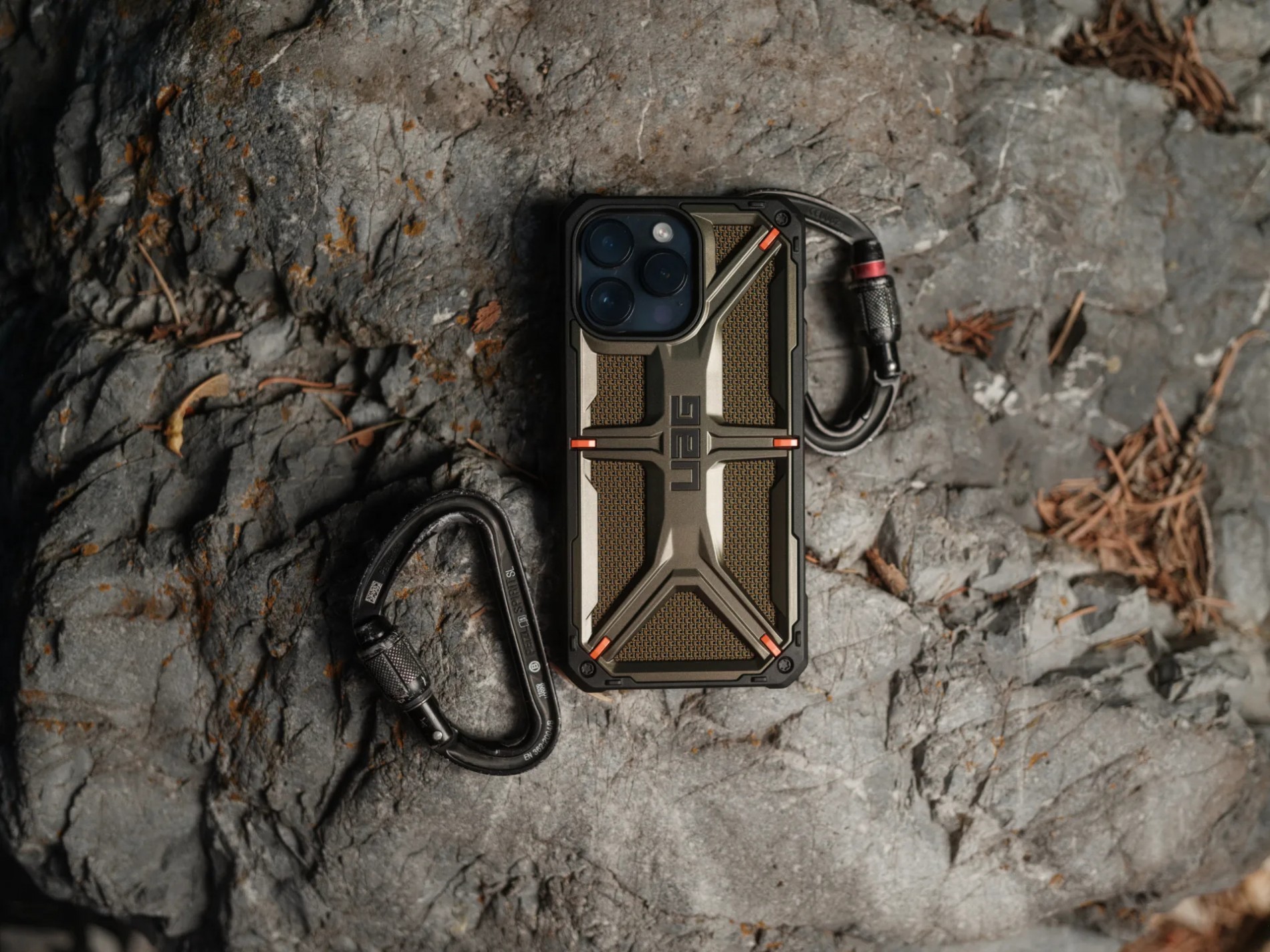 uag_monarch_kevlar_iphone_15_pro_max_2